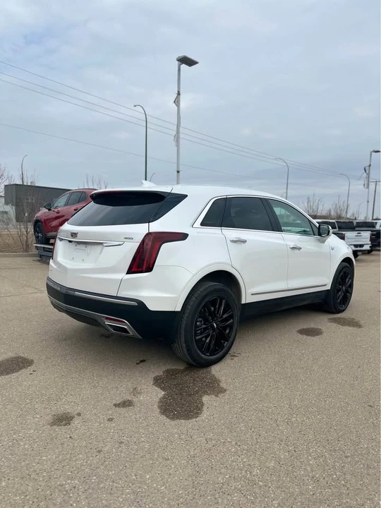 2025 Cadillac XT5 - Image 3 of 10