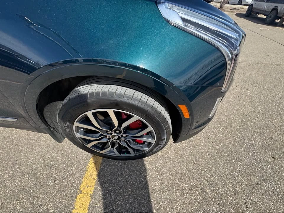 2025 Cadillac XT5 - Image 3 of 19