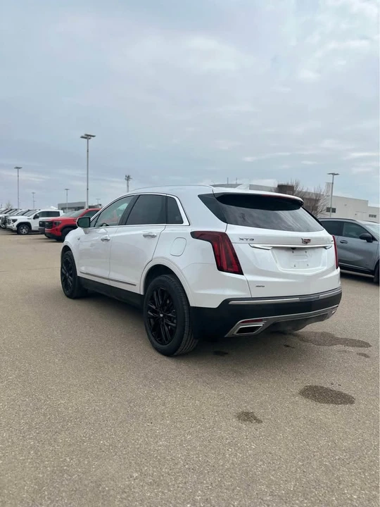 2025 Cadillac XT5 - Image 4 of 10