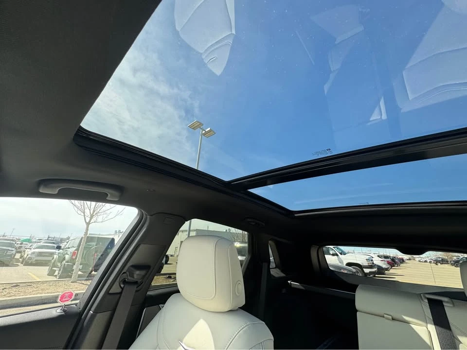 2025 Cadillac XT5 - Image 18 of 19
