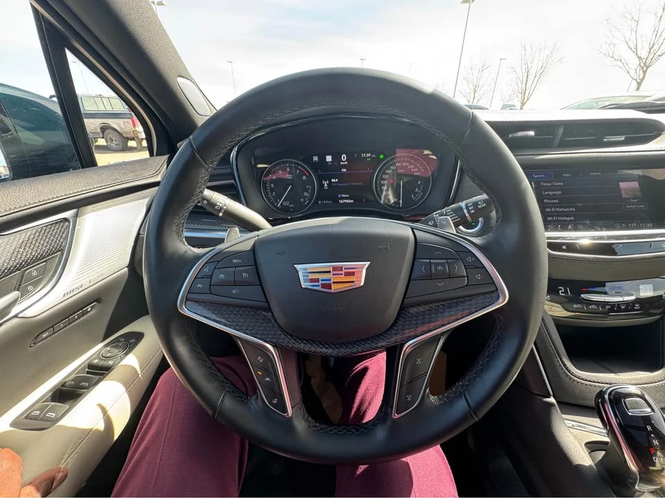 2025 Cadillac XT5 - Image 12 of 19