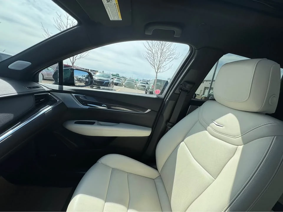 2025 Cadillac XT5 - Image 17 of 19