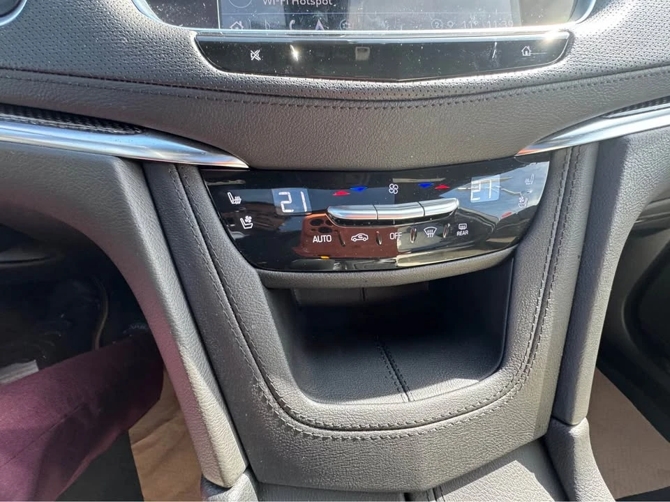 2025 Cadillac XT5 - Image 15 of 19