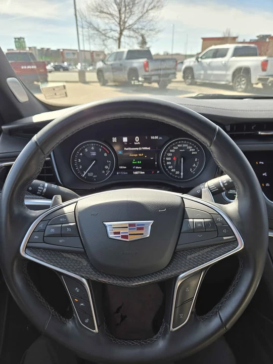 2025 Cadillac XT5 - Image 9 of 13
