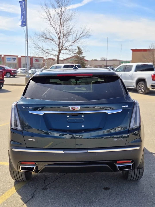 2025 Cadillac XT5 - Image 3 of 13