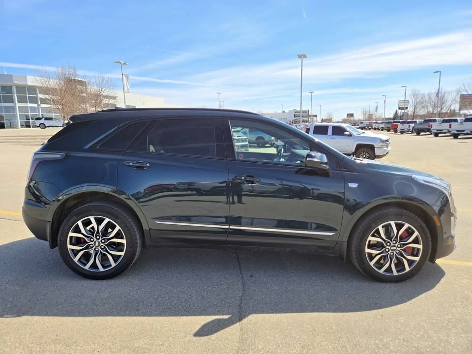 2025 Cadillac XT5 - Image 4 of 13