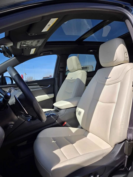 2025 Cadillac XT5 - Image 6 of 13