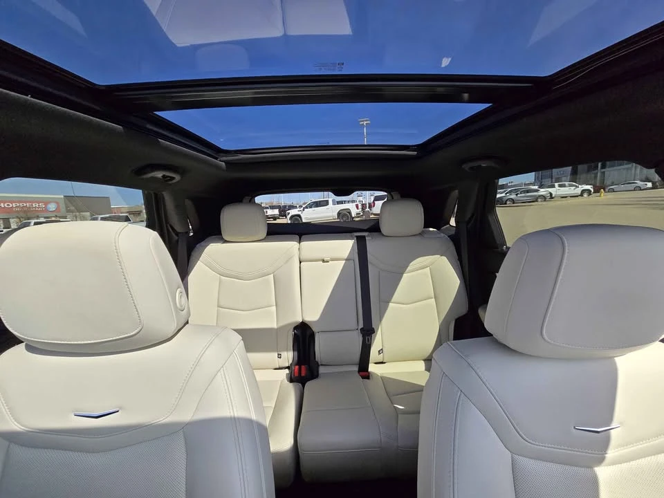 2025 Cadillac XT5 - Image 8 of 13