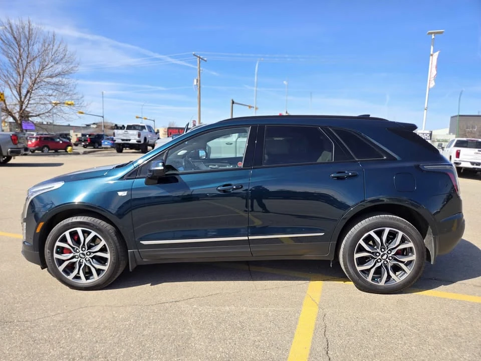 2025 Cadillac XT5 - Image 2 of 13