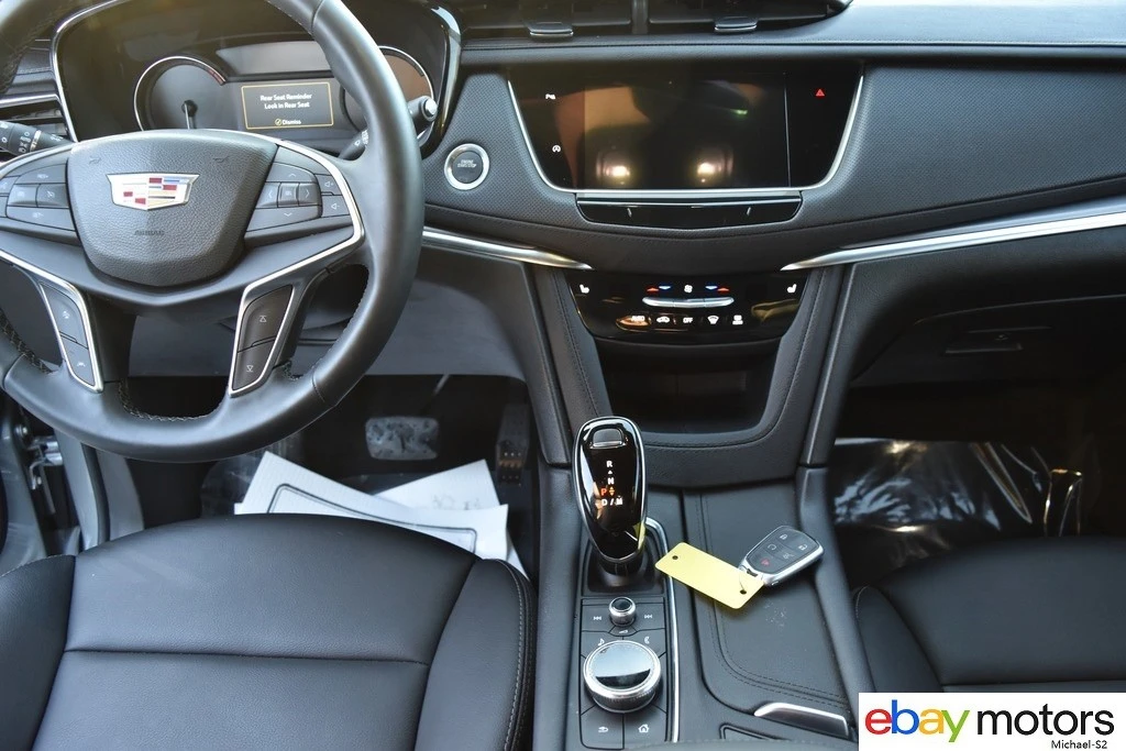 2025 Cadillac XT5 - Image 14 of 21