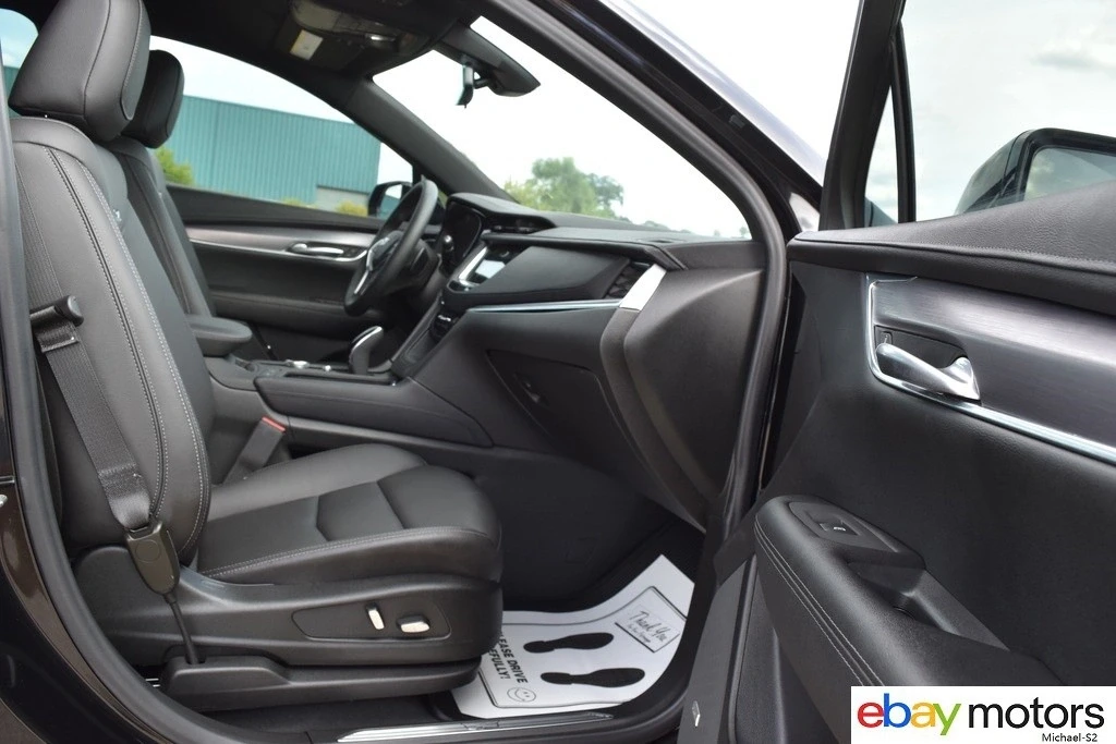 2025 Cadillac XT5 - Image 17 of 21