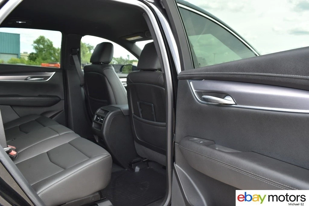 2025 Cadillac XT5 - Image 18 of 21