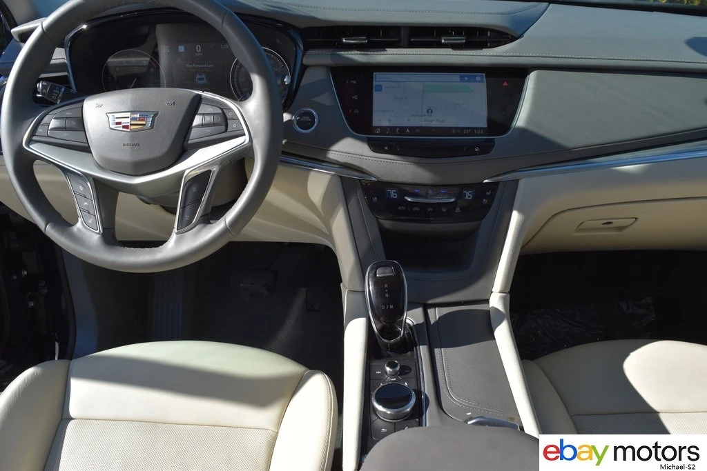 2025 Cadillac XT5 - Image 14 of 21