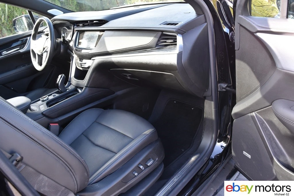 2025 Cadillac XT5 - Image 15 of 21