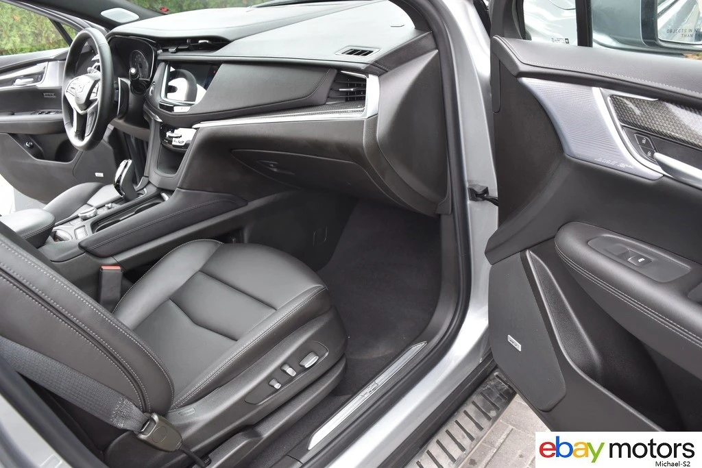 2025 Cadillac XT5 - Image 16 of 21