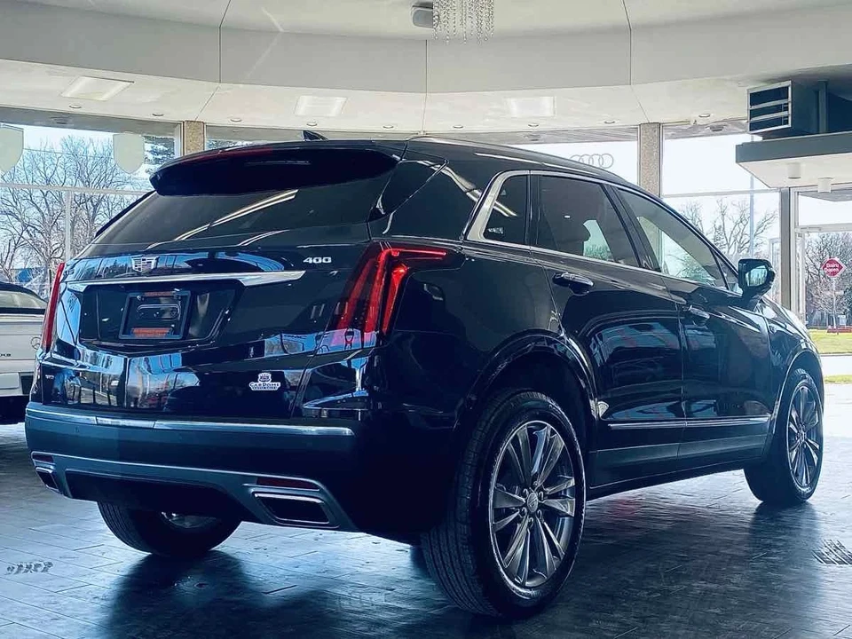 2025 Cadillac XT5 - Image 15 of 21