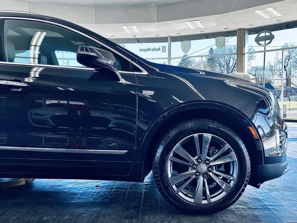2025 Cadillac XT5 - Image 12 of 21