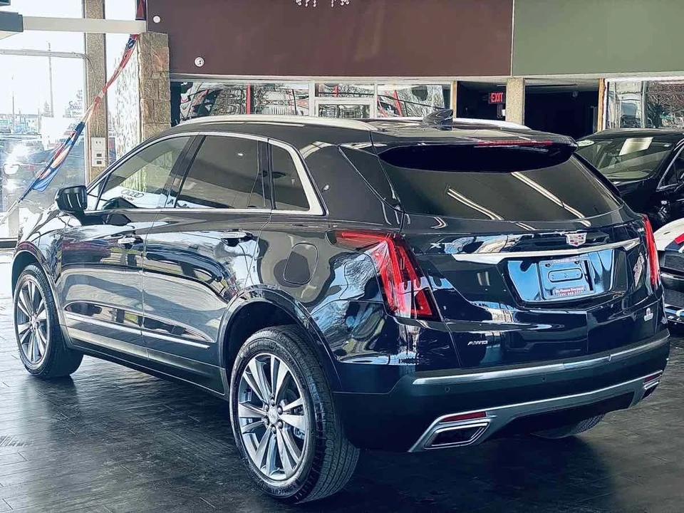 2025 Cadillac XT5 - Image 16 of 21