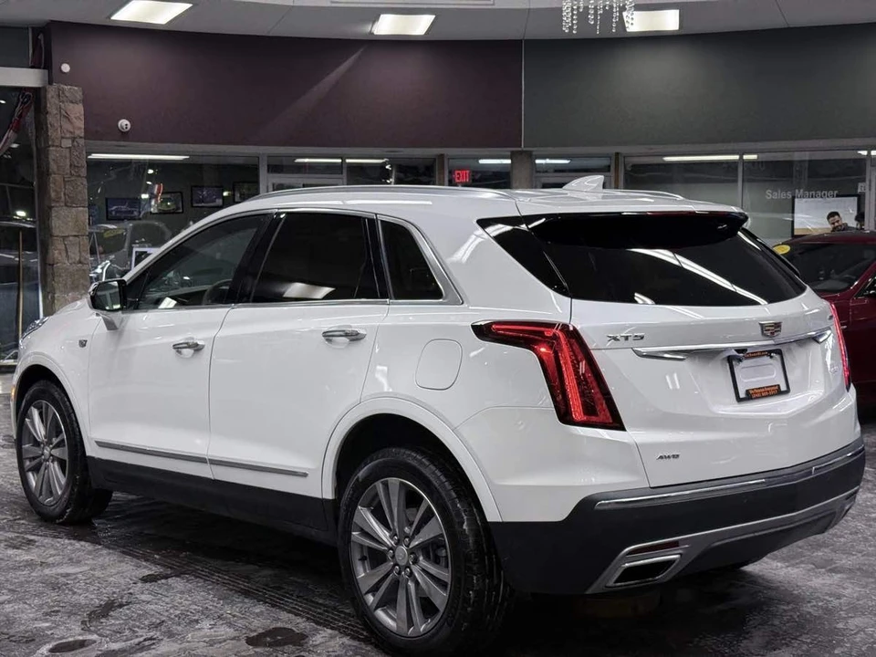 2025 Cadillac XT5 - Image 9 of 21