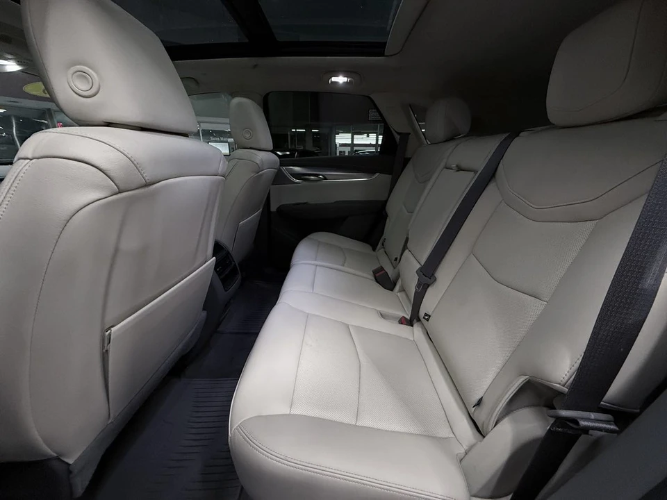 2025 Cadillac XT5 - Image 17 of 21