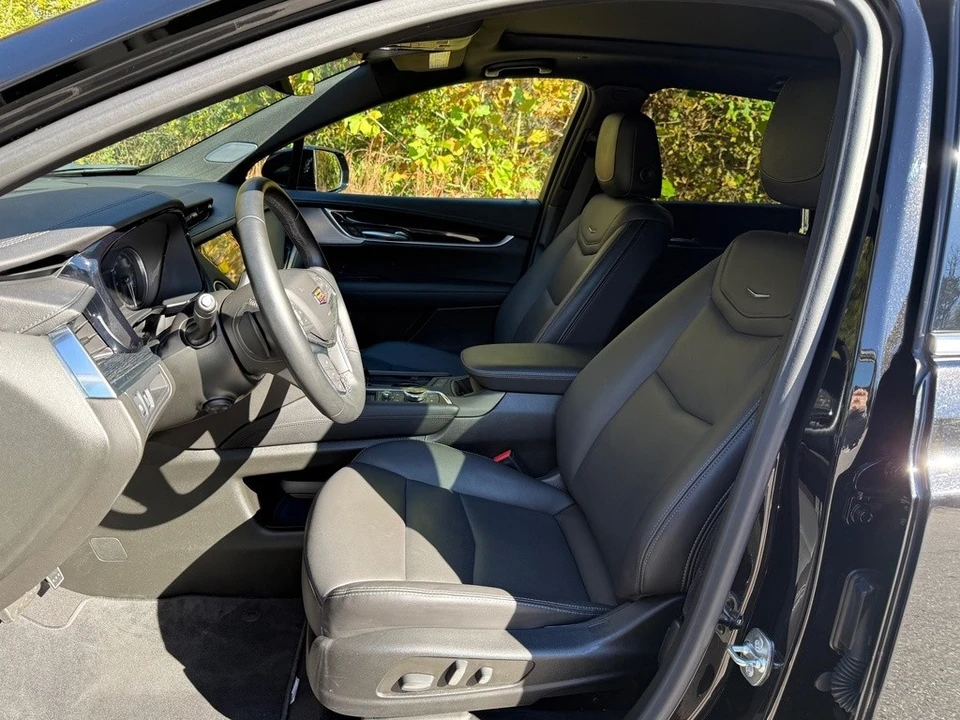 2025 Cadillac XT5 - Image 11 of 12