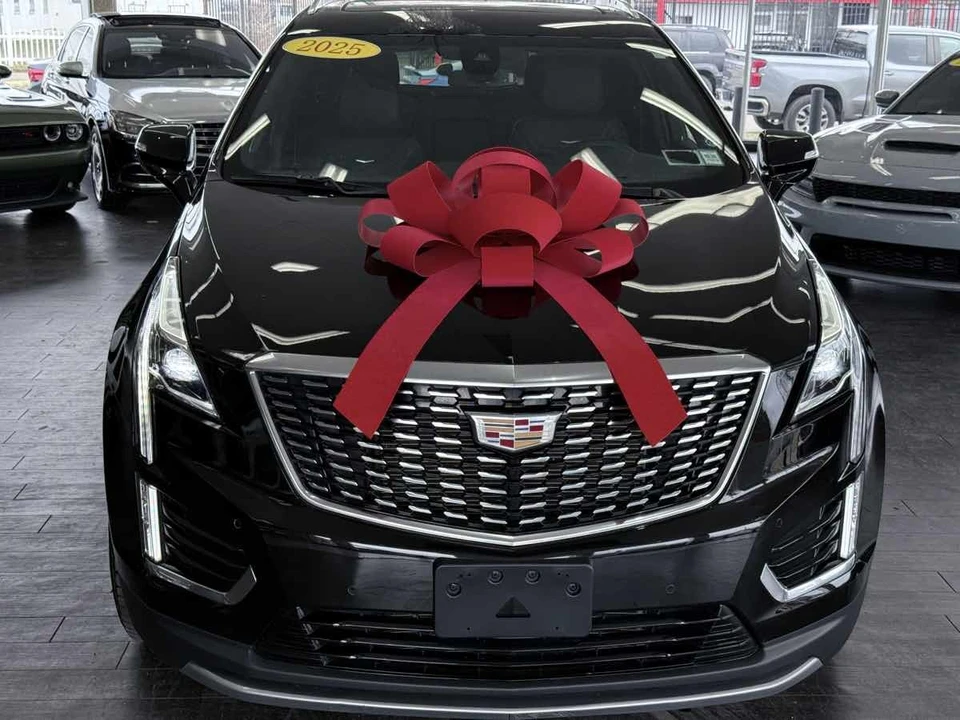 2025 Cadillac XT5 - Image 3 of 21