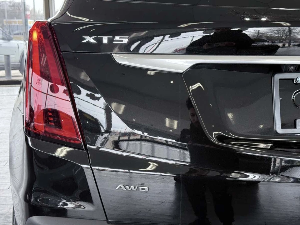 2025 Cadillac XT5 - Image 15 of 21