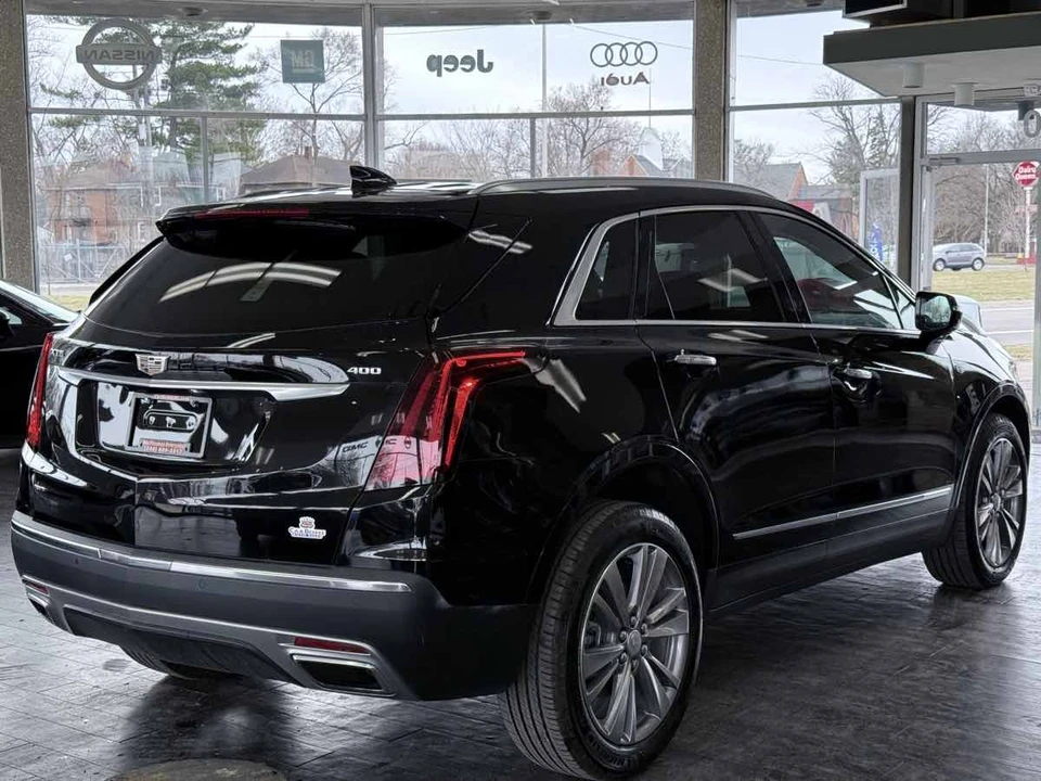 2025 Cadillac XT5 - Image 9 of 21