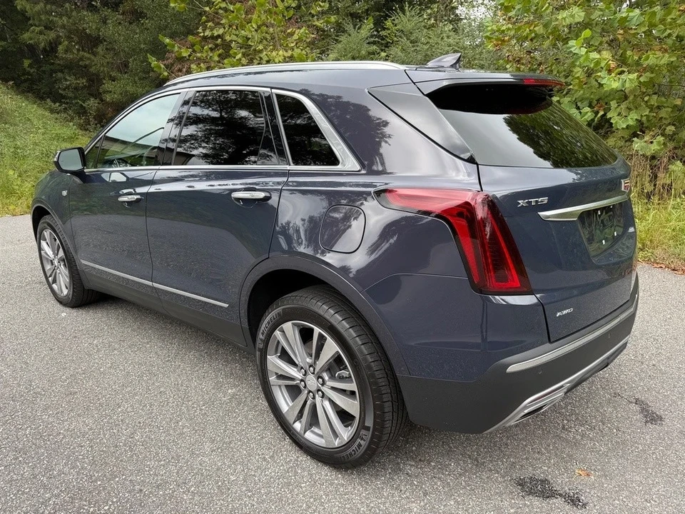 2025 Cadillac XT5 - Image 8 of 21