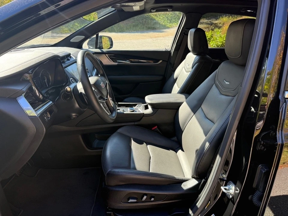 2025 Cadillac XT5 - Image 11 of 12