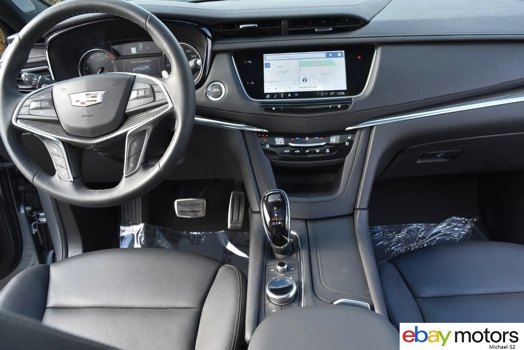 2025 Cadillac XT5 - Image 14 of 21