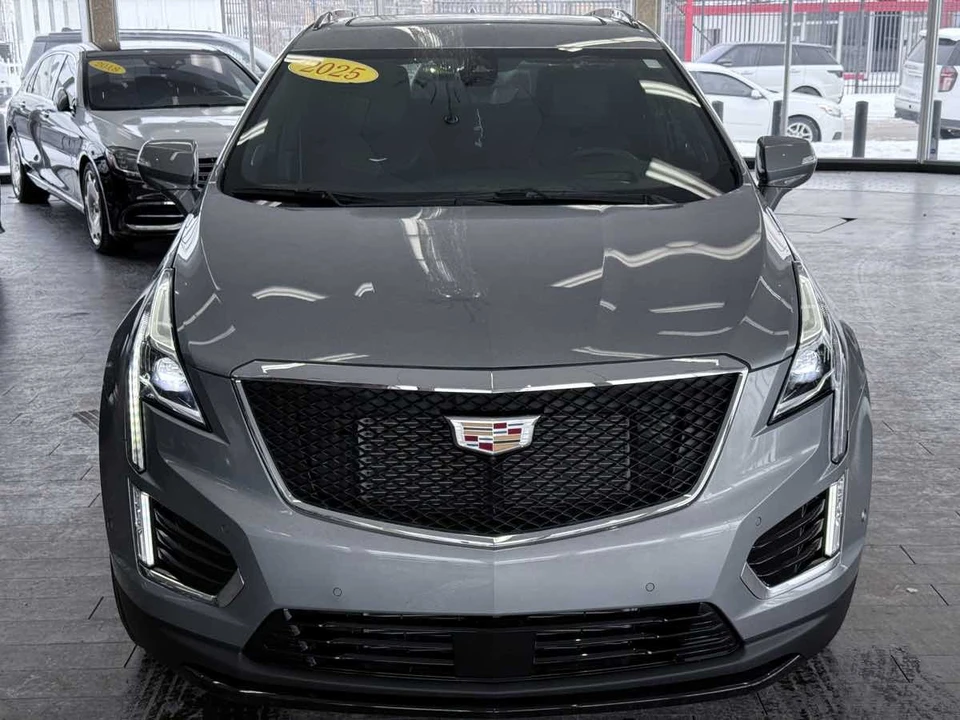 2025 Cadillac XT5 - Image 3 of 21