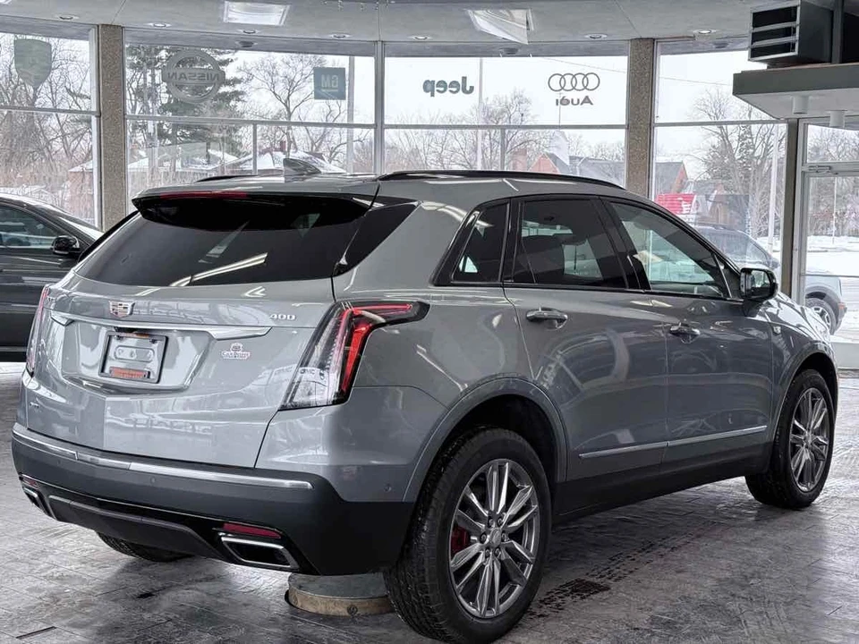 2025 Cadillac XT5 - Image 8 of 21