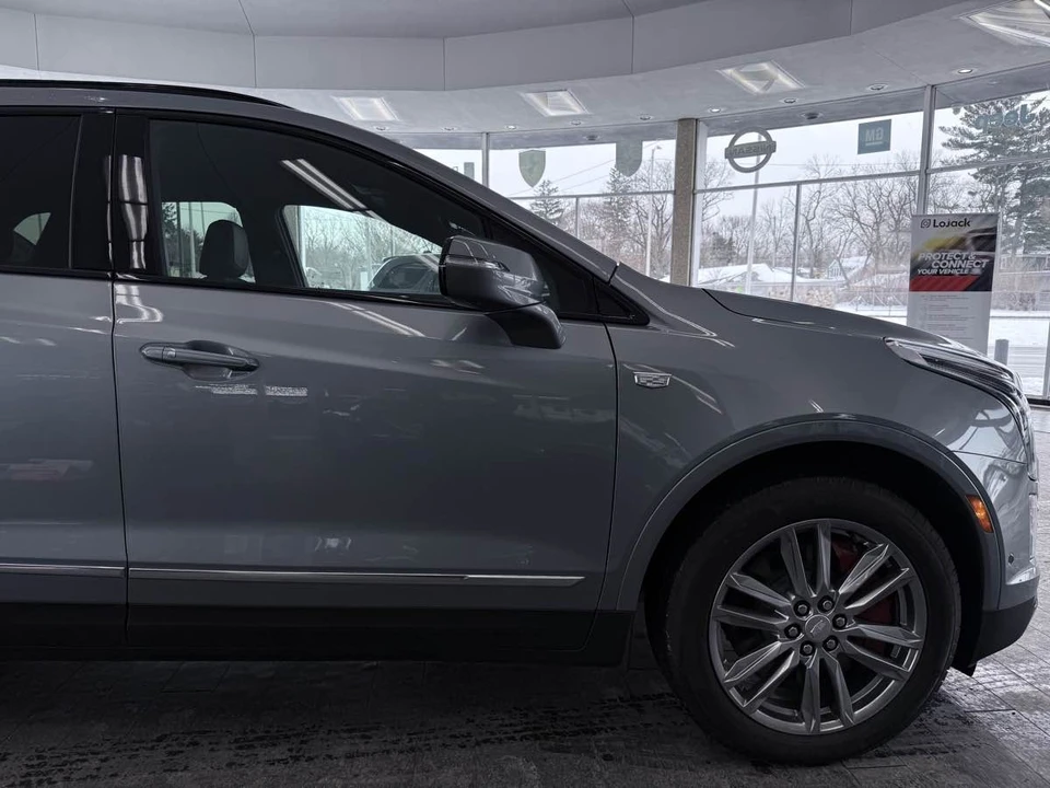 2025 Cadillac XT5 - Image 4 of 21