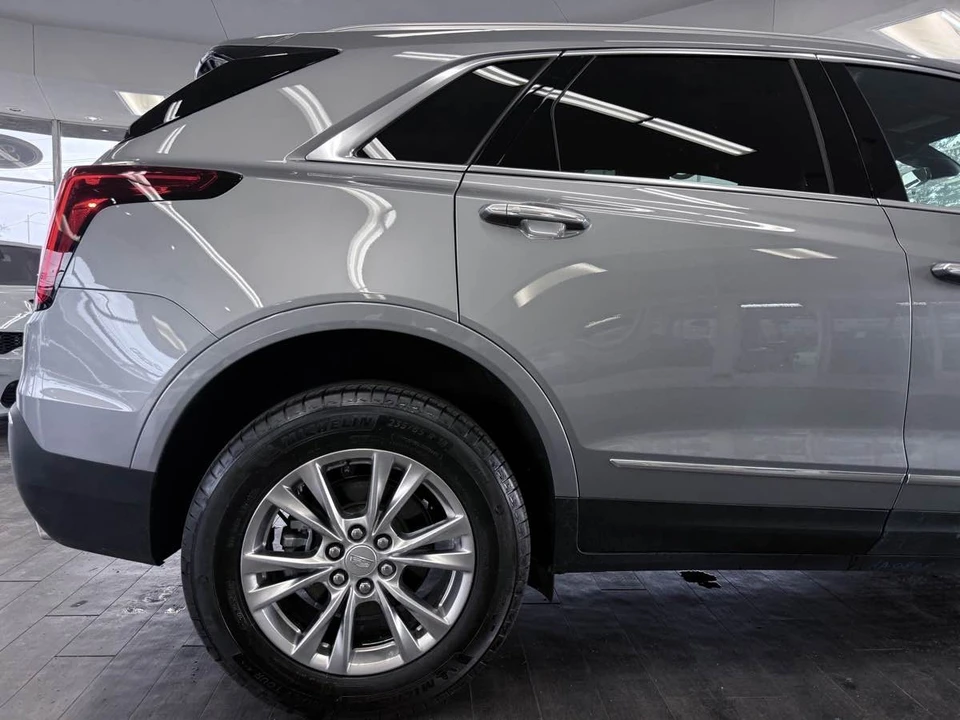 2025 Cadillac XT5 - Image 8 of 31