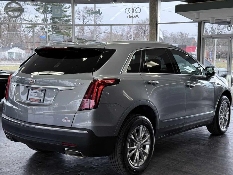 2025 Cadillac XT5 - Image 9 of 31