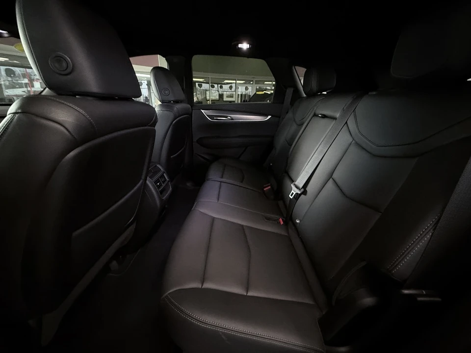 2025 Cadillac XT5 - Image 27 of 31