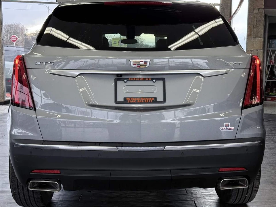 2025 Cadillac XT5 - Image 14 of 31