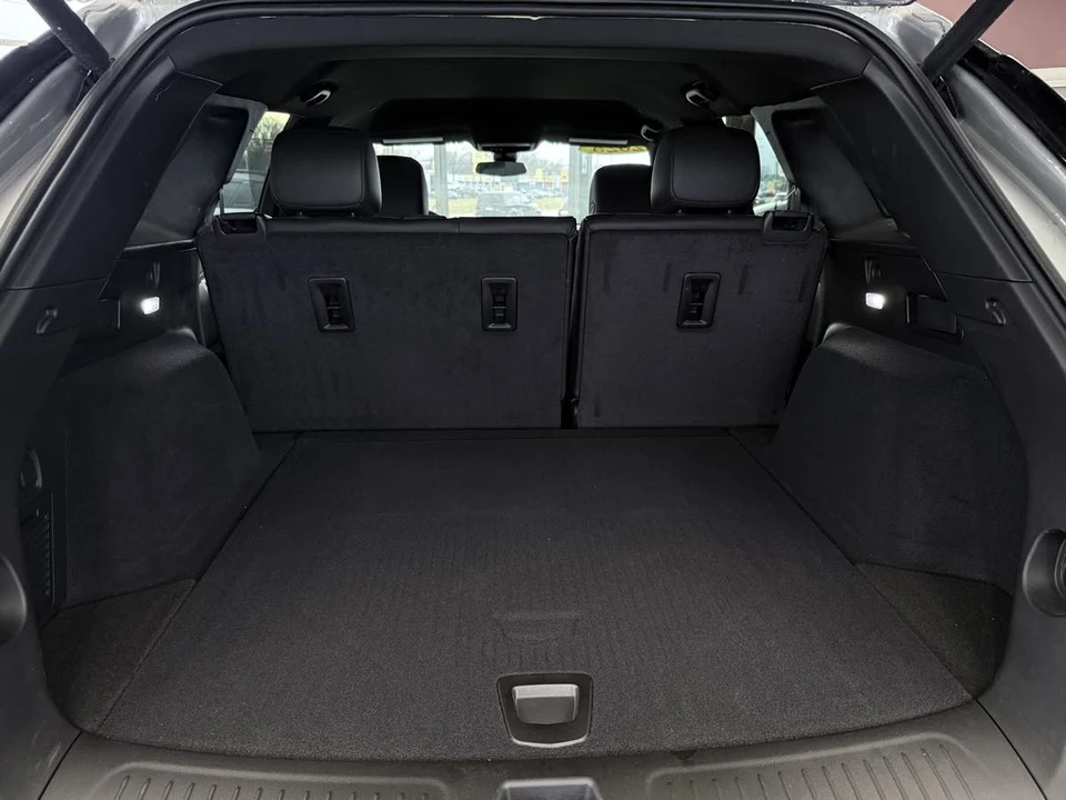 2025 Cadillac XT5 - Image 24 of 31