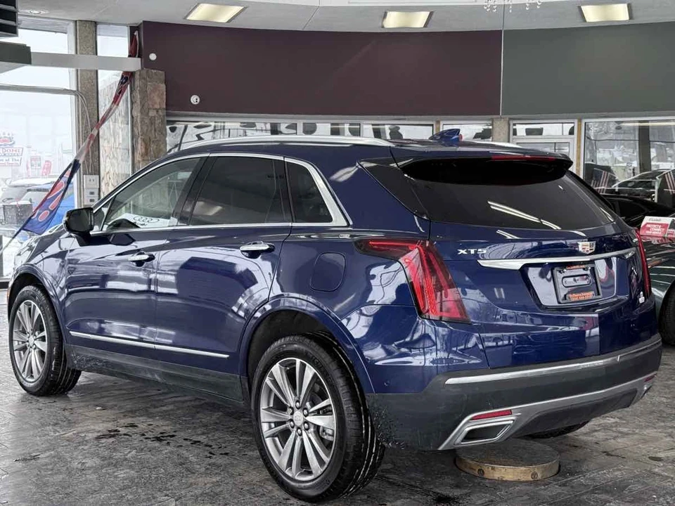 2025 Cadillac XT5 - Image 10 of 21