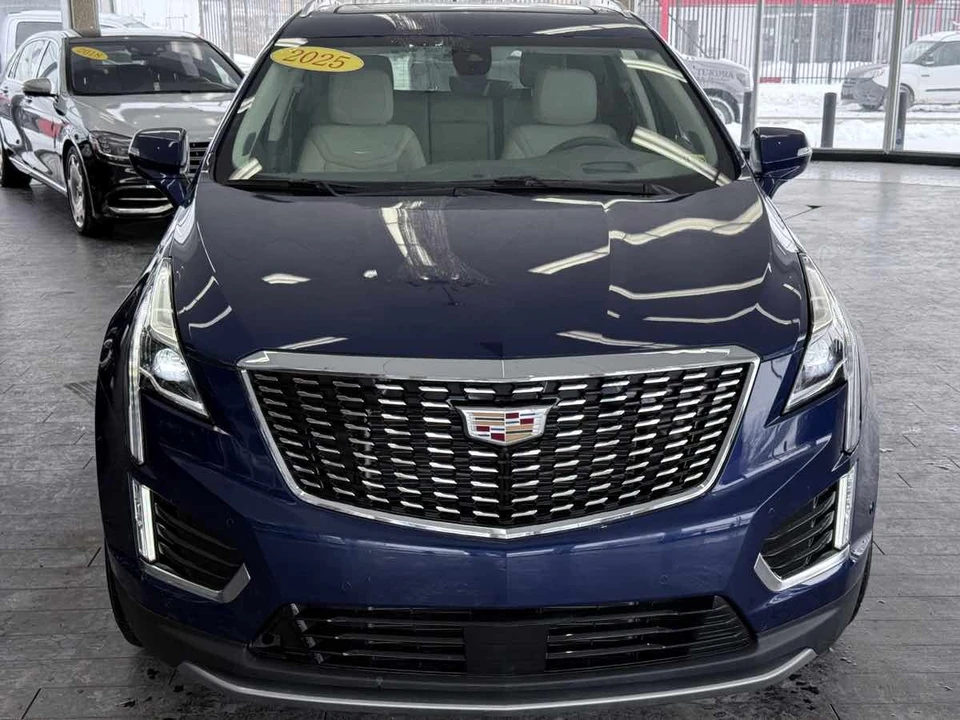 2025 Cadillac XT5 - Image 3 of 21