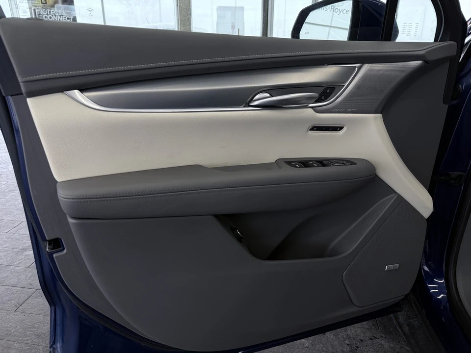 2025 Cadillac XT5 - Image 17 of 21