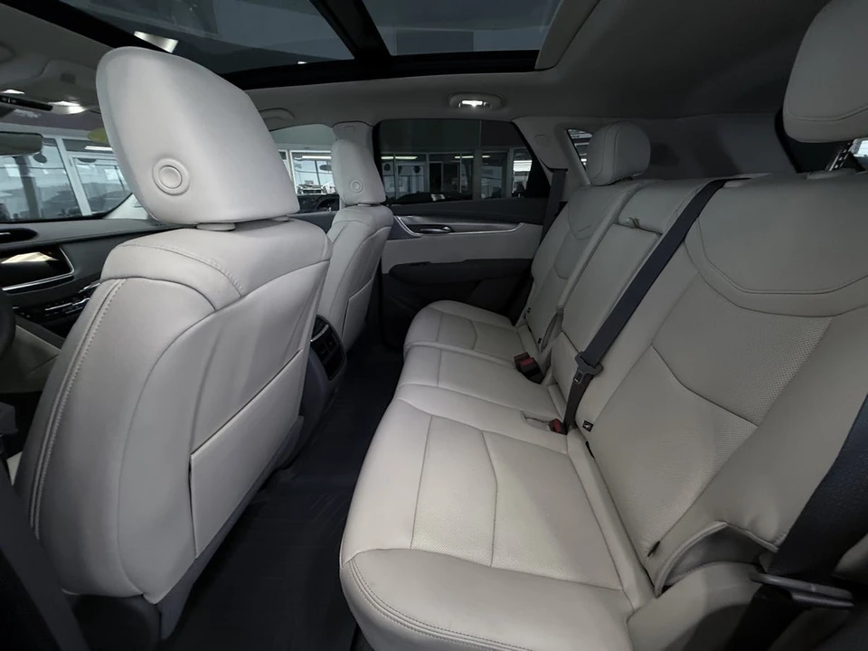 2025 Cadillac XT5 - Image 18 of 21