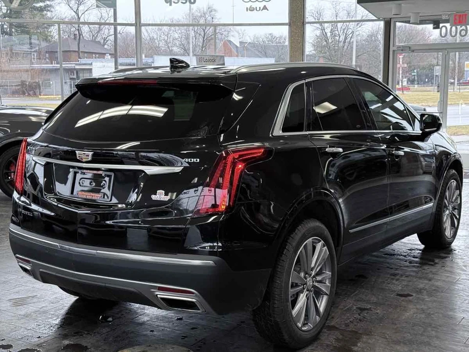 2025 Cadillac XT5 - Image 9 of 12