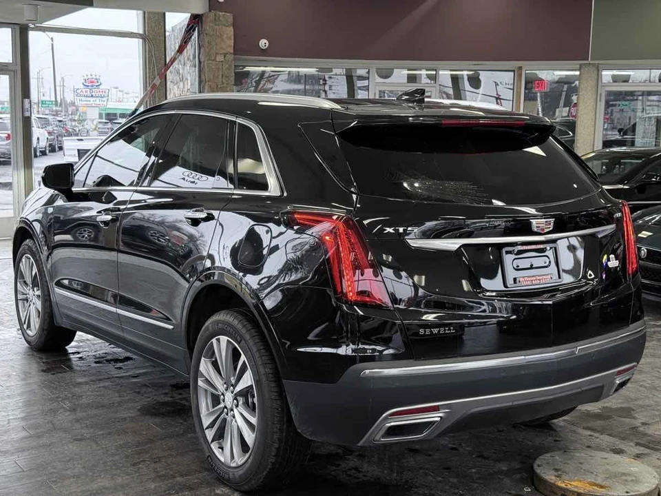 2025 Cadillac XT5 - Image 11 of 12