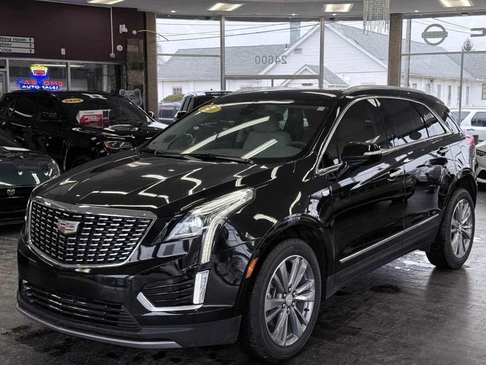 2025 Cadillac XT5 - Image 2 of 12