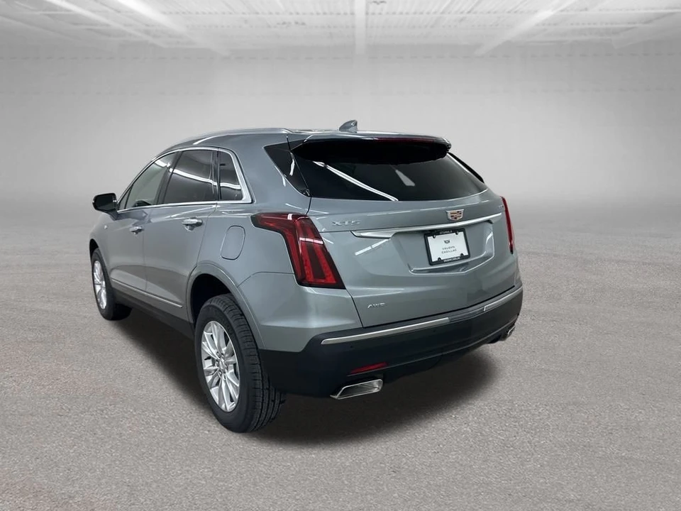 2025 Cadillac XT5 - Image 8 of 12