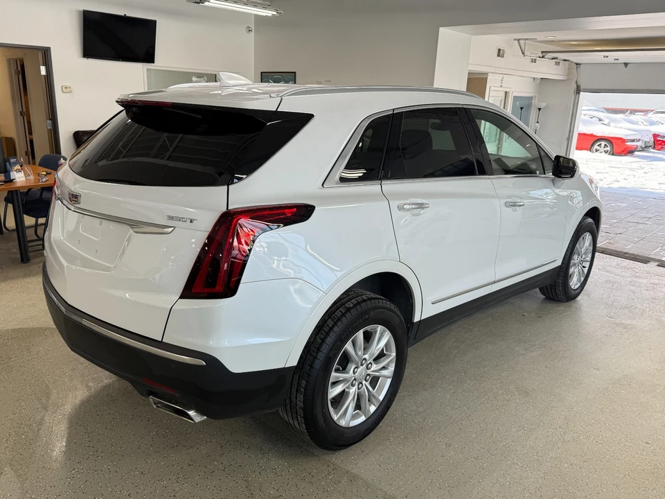 2025 Cadillac XT5 - Image 12 of 21