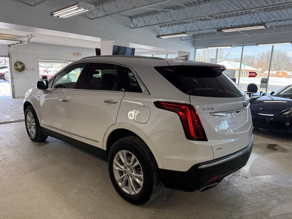 2025 Cadillac XT5 - Image 8 of 21