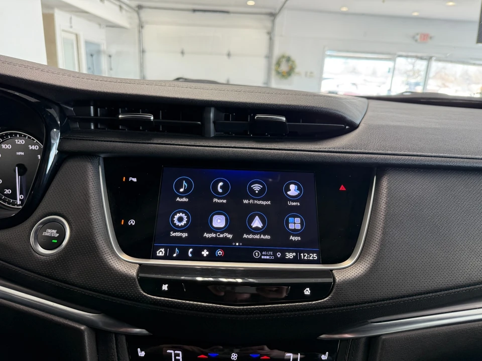 2025 Cadillac XT5 - Image 16 of 21